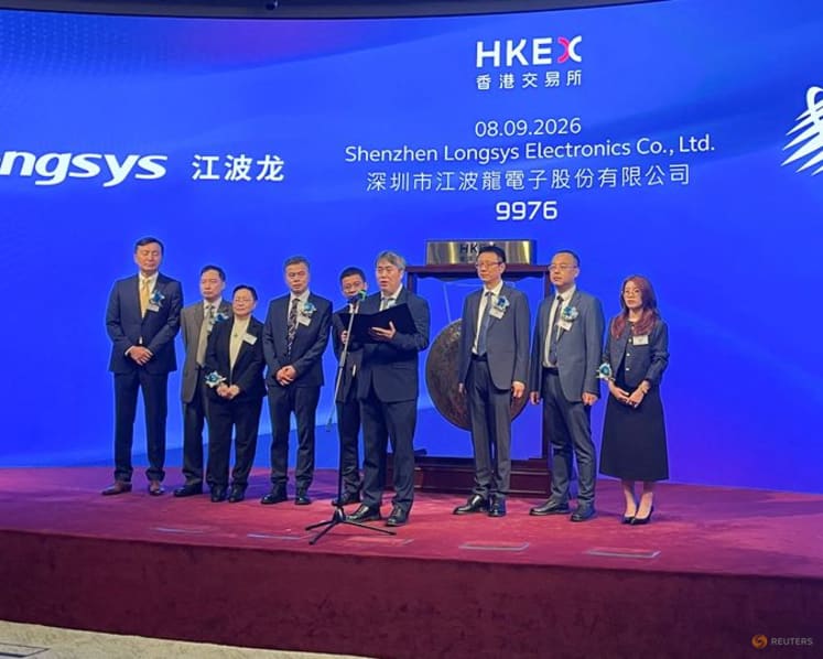 Chinese data storage firm makes tepid Hong Kong debut after $900 million share sale