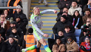 Title-chasing Man City beat Palace 3-0, Villa edge West Ham in five-goal thriller