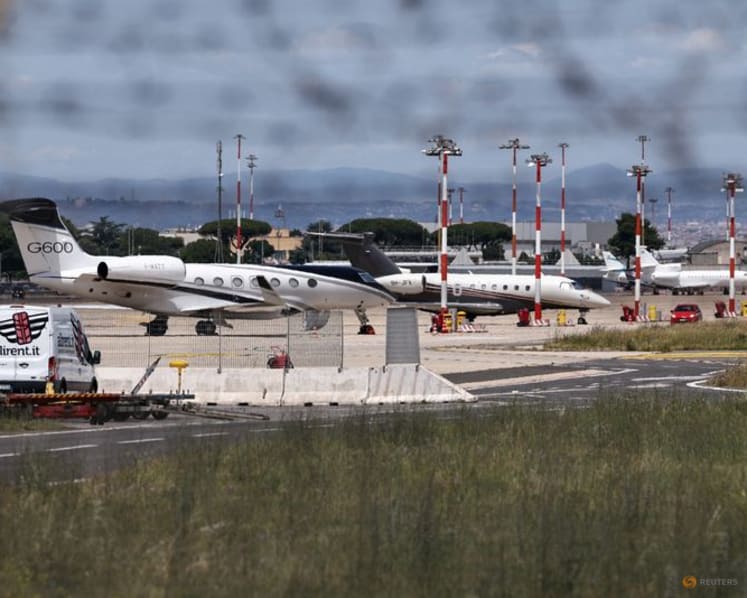 SpaceX and AI startup wealth fuels demand for private jets