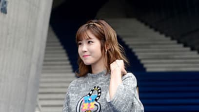 [Seoul Fashion Week/Photo] 2NE1′s Sandara Park, SNSD′s Hyoyeon, Kara′s Goo Hara and More Spotted at ′KYE′ Show