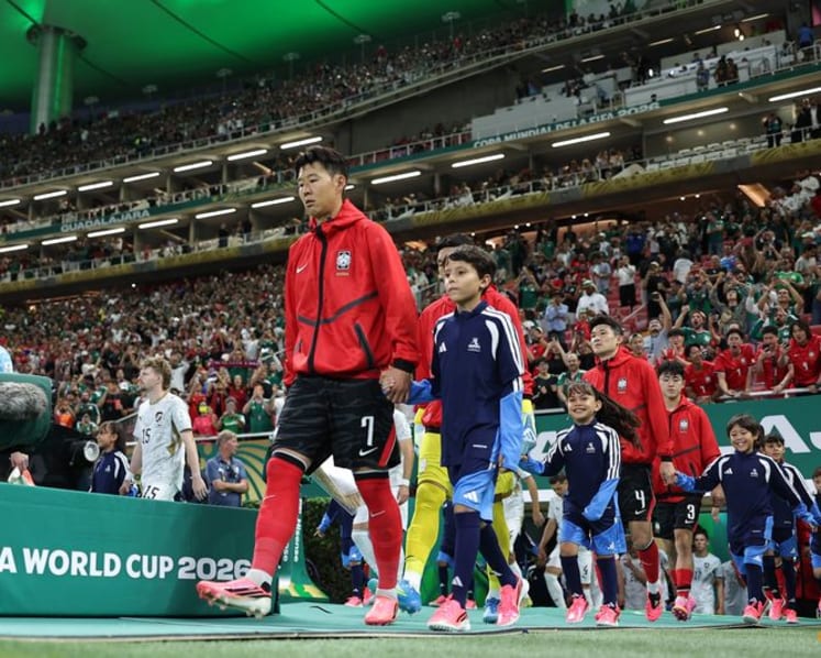 South Korea's Son chases history, Sojka starts for Czechs
