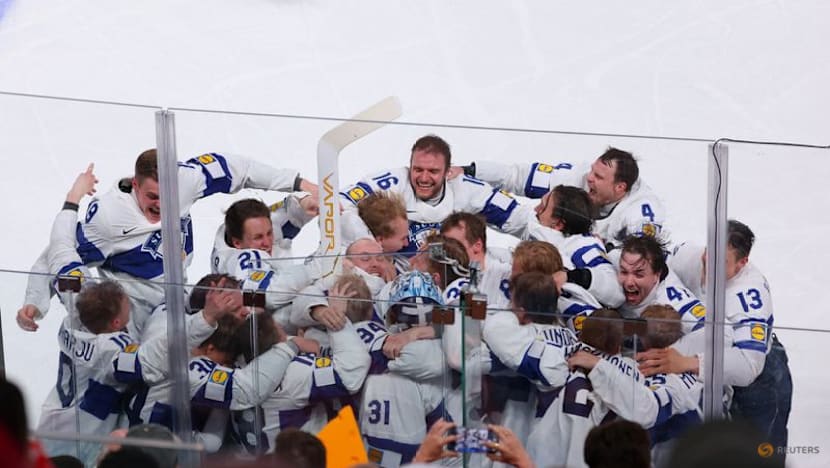 Ice hockey-Helenius is the hero as Finland beat Swiss in world final