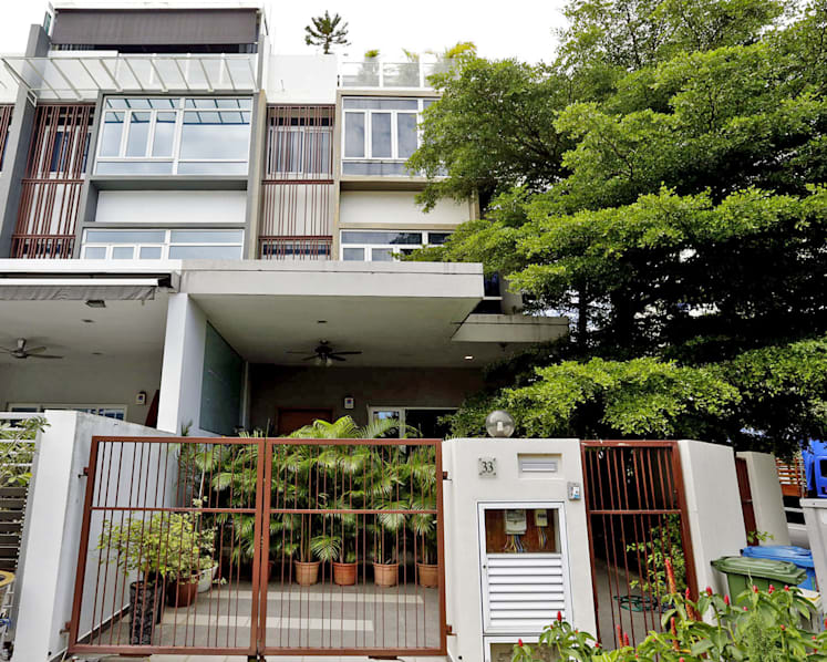 Disgruntled woman takes next-door neighbour to task over Airbnb rentals