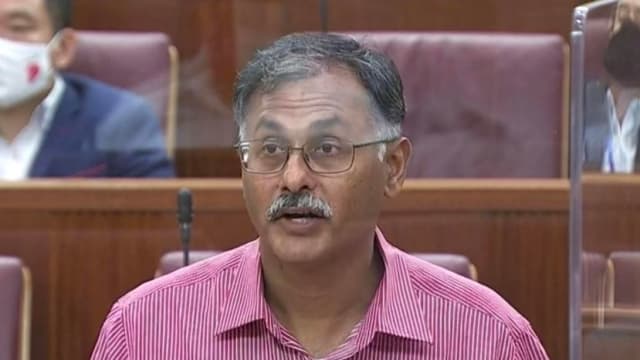 穆仁理宣誓出任律政部兼交通部政务部长
