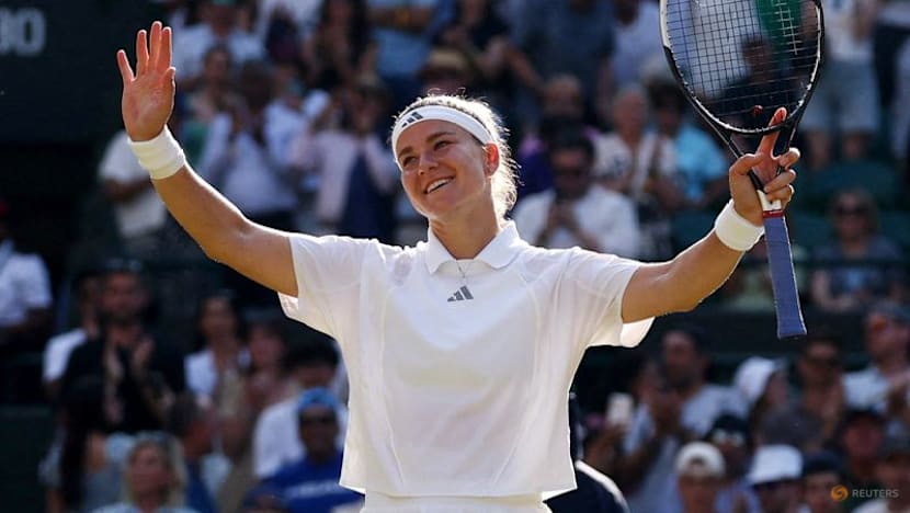 Muchova downs Osaka to set up Gauff semi