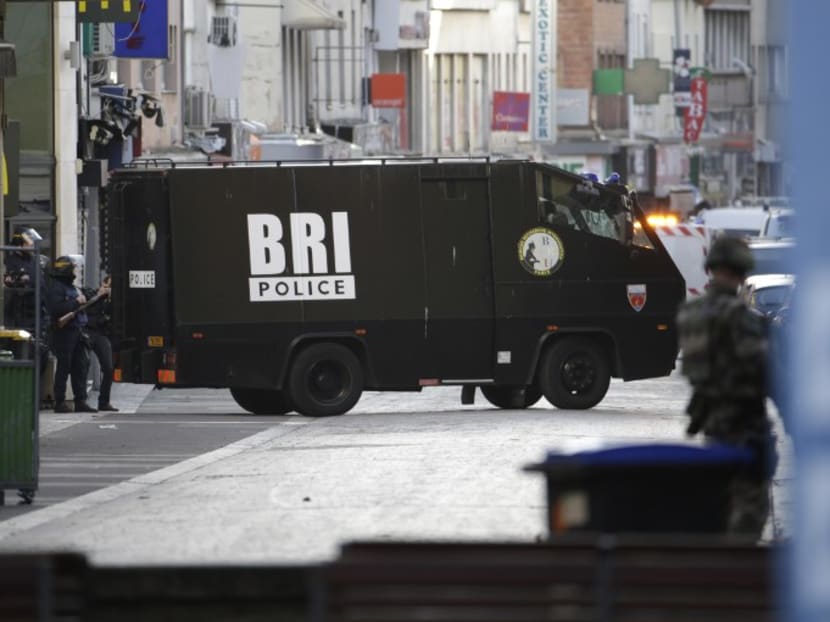 Two dead, seven arrested in Saint-Denis raid targeting Paris attack mastermind