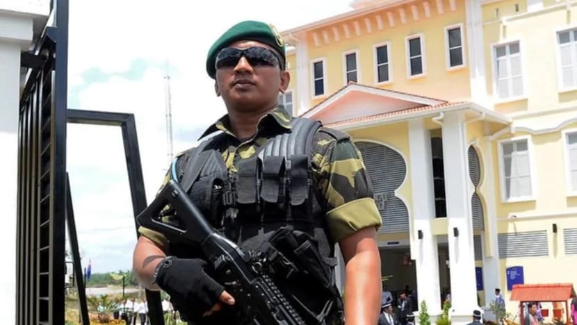 Azmin tegur Anwar agar lebih bertanggungjawab apabila sentuh isu darurat