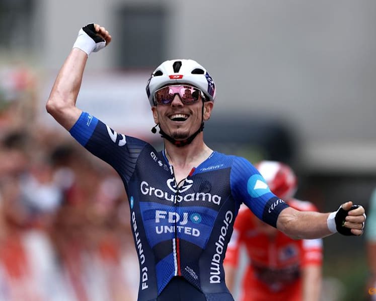 Gaudu wins Vuelta stage three as Vingegaard retains red jersey