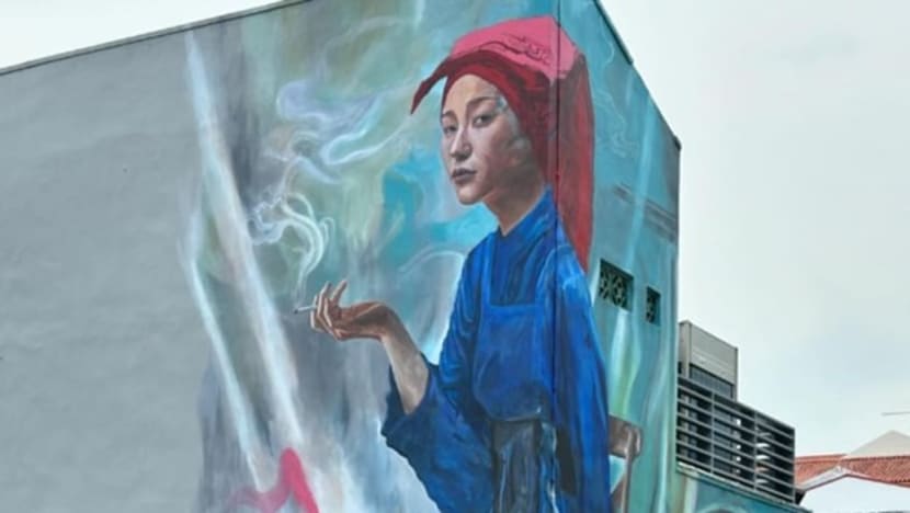 URA akan menilai semula pendirian terhadap mural Chinatown papar wanita samsui merokok URA akan menilai semula pendirian terhadap mural Chinatown papar wanita samsui merokok