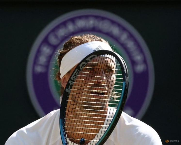 Flawless Zverev cracks Fritz code to reach Wimbledon semi-finals