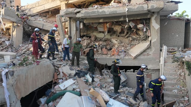 委内瑞拉强烈双重地震死亡人数增至2645人 代理总统面临执政考验