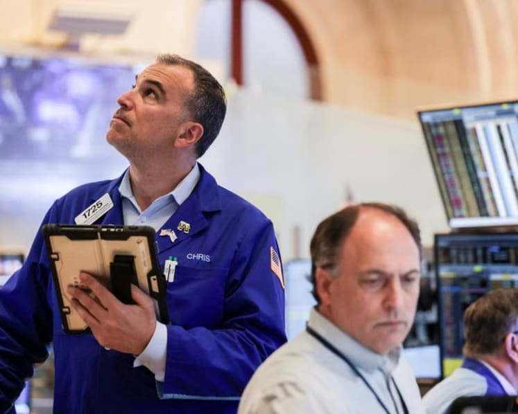 Oil falls, stocks climb as investors hope for progress in Iran war talks