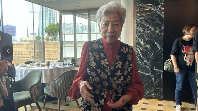 91岁罗兰认老！不只记忆力大不如前，左耳更突然失聪