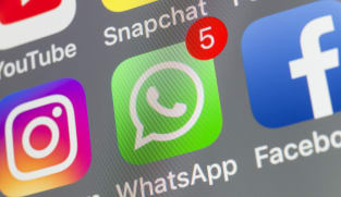 Kesal sering dapat pesan WhatsApp dari nomor tak dikenal? Ini caranya blokir otomatis