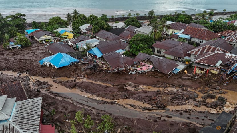Floods kill 13 in Indonesia's North Maluku, two injured Floods kill 13 in Indonesia's North Maluku, two injured