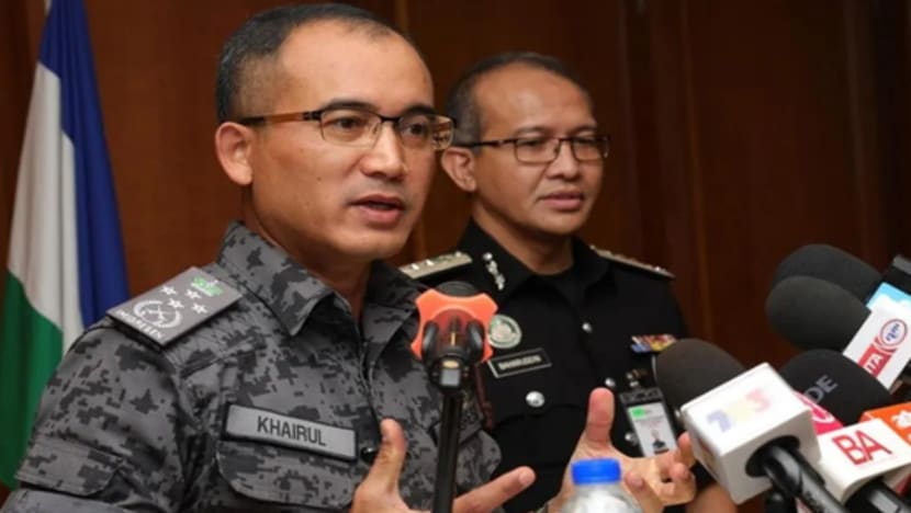 3 pegawai imigresen M'sia ditahan atas kes seludup warga asing di KLIA, JB 3 pegawai imigresen M'sia ditahan atas kes seludup warga asing di KLIA, JB