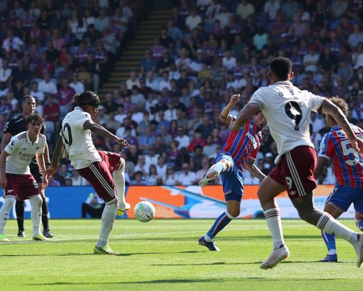 Champions Arsenal finish Premier League season on high with win at Palace