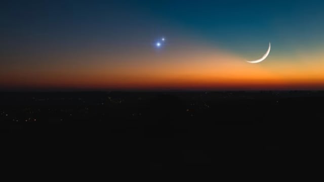 月亮和土星本月24日晚将看似“相碰”