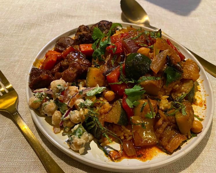 With a little help from friends, one restaurant in Boat Quay is giving away free food