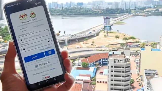 马国新二维码通关系统反应热烈 已有逾8万人注册使用