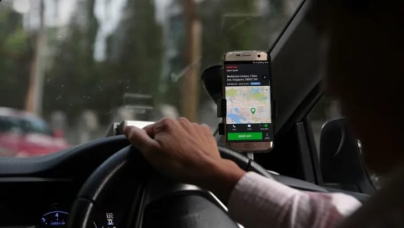 Pemandu Grab didenda S$2,000 kerana seleweng telefon ditinggalkan penumpang Pemandu Grab didenda S$2,000 kerana seleweng telefon ditinggalkan penumpang