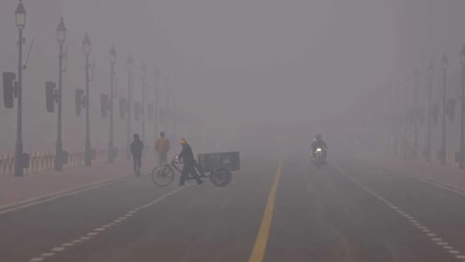 Lebih 120 penerbangan dibatalkan di lapangan terbang Delhi dek jarak penglihatan terhad