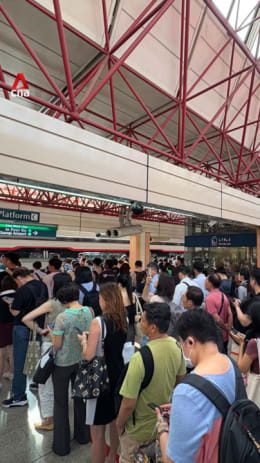 Track fault causes 25-minute MRT delay along East-West Line