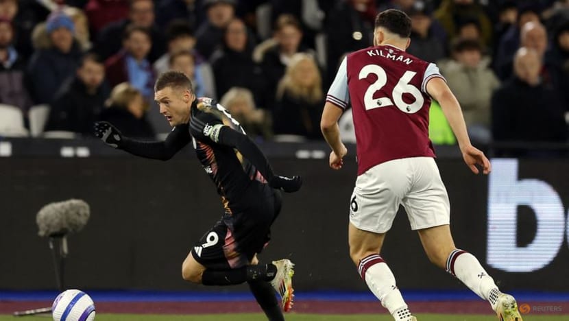 West Ham increase pressure on struggling Leicester with 2-0 win