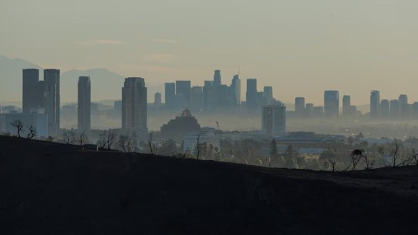 Kebakaran dahsyat di California berdampak jangka panjang setelah api padam 
