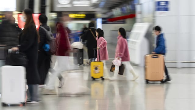 中国据报扩大AI人才出境限制 配偶子女出国也须获批