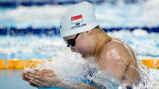 沈恩夷蝉联女子200米个人混合泳金牌 并刷新大会记录