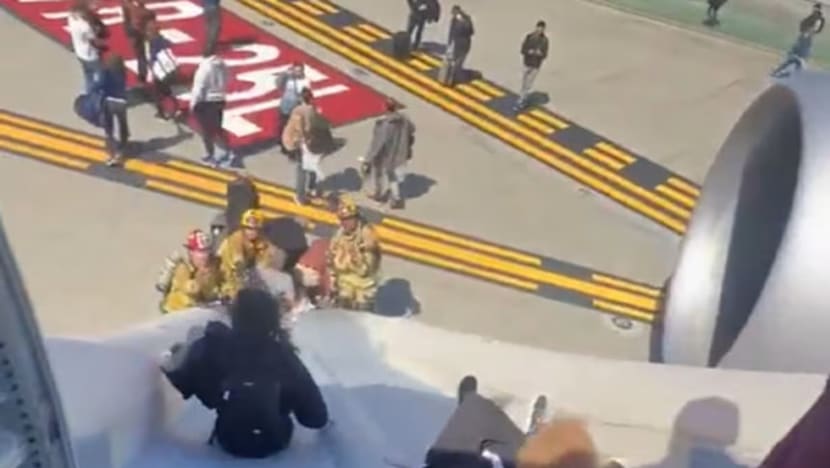 நடுவானில் பதற்றம்: அவசரமாகத் தரையிறங்கிய விமானம்