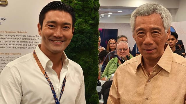 F1大奖赛偶遇李显龙总理　Super Junior崔始源开心晒合照
