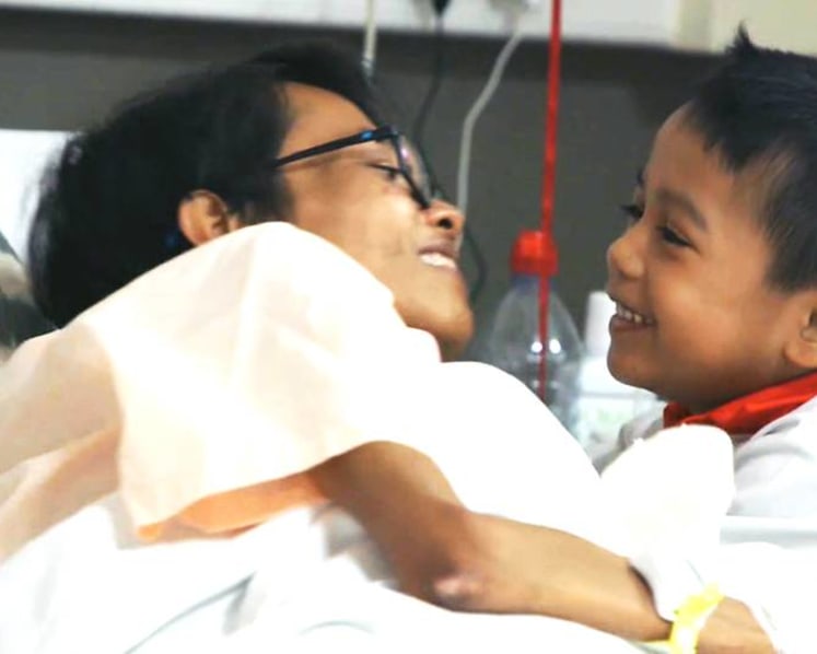 She loses her fingers and toes, but not the will to fight for her son