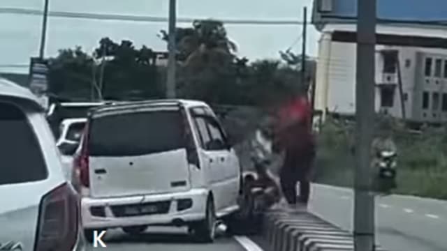 撞摩托后在车龙继续连环撞 马国男子涉吸毒驾驶被捕