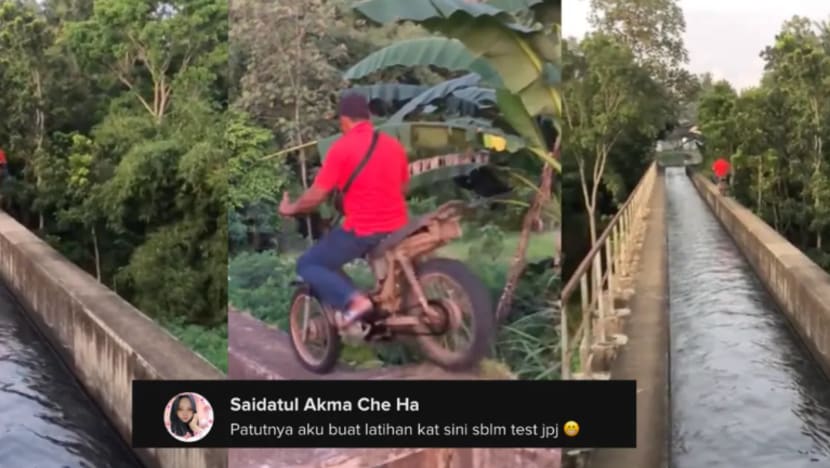 Lelaki ini berani tunggang motor sebelah parit buat netizen kecut perut
