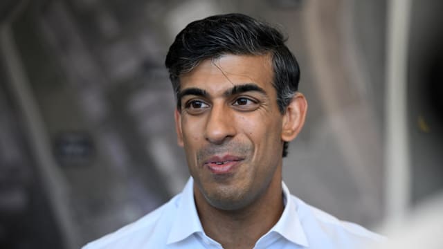 英前财相第四轮党魁选举投票继续领先