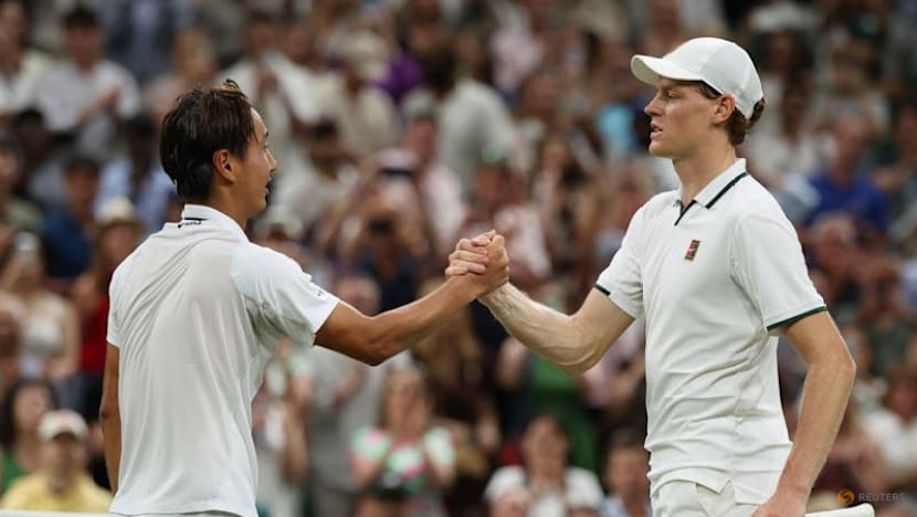Sinner sees off qualifier Mochizuki for Wimbledon quarter-final spot