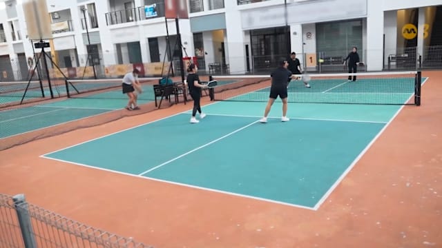 前线追踪 | 办公室旁打匹克球 爽了谁 吵了谁？
