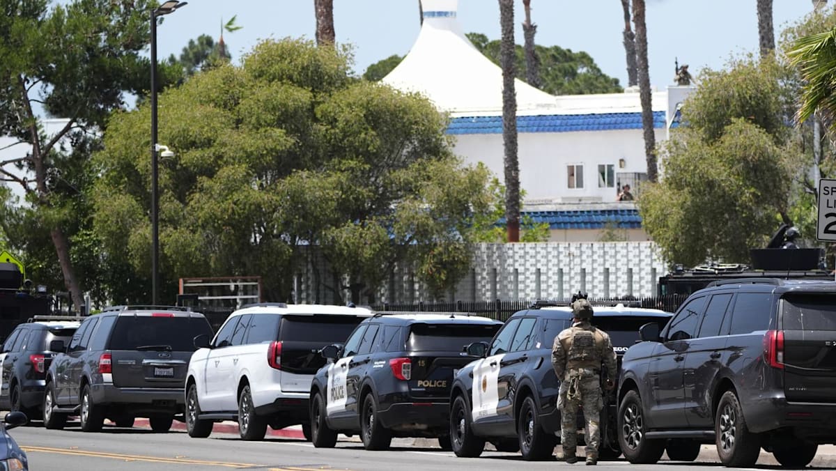 Shooting at San Diego mosque kills 3 men and both suspects are dead, police say
