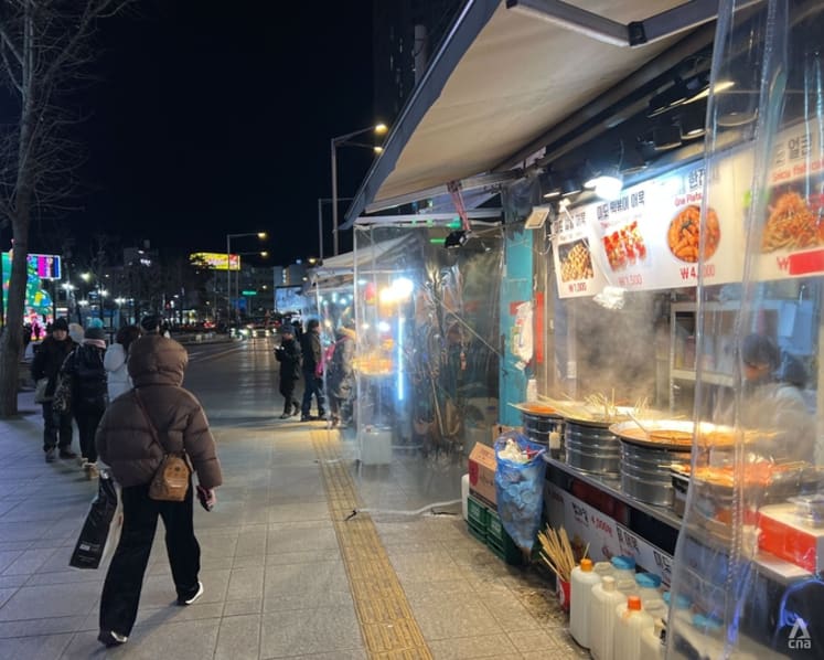 Temperature in Seoul plunges to -12.4°C as cold snap grips South Korea