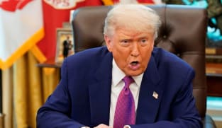 US judge blocks Trump election order, says states can count late mail-in ballots