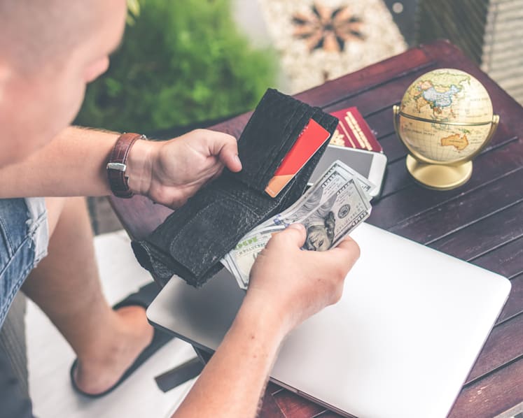 Save money when you use foreign currencies