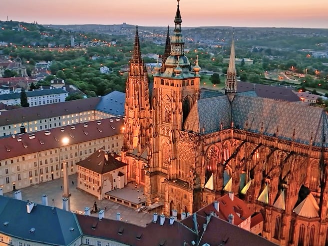 A hassle-free way to discover Europe, Japan and China