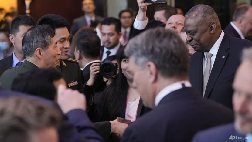 ‘Would you two please talk?’: Observers lament underwhelming US-China handshake at Shangri-La Dialogue ‘Would you two please talk?’: Observers lament underwhelming US-China handshake at Shangri-La Dialogue
