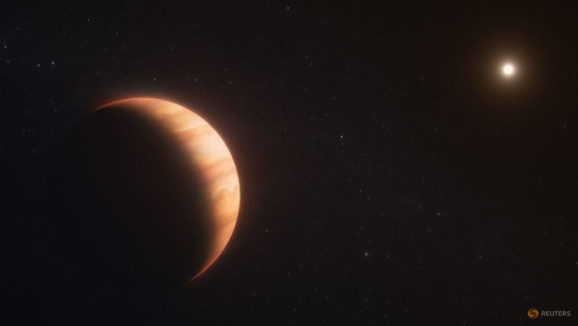 Astronomers scrutinize exoplanet that survived the death of its star