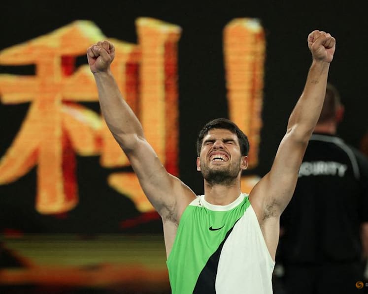 Alcaraz shines, Sabalenka beats the heat to make Australian Open semi-finals