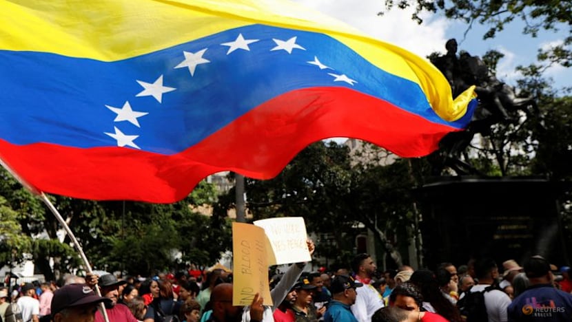 Trump says would be 'smart' for Venezuela's Maduro to step down