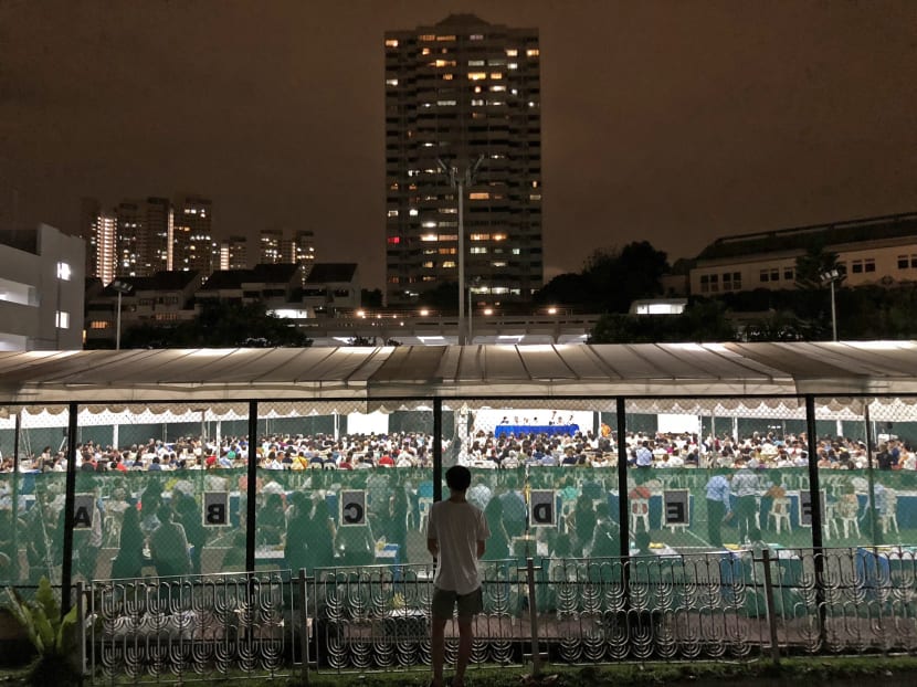 Braddell View residents during their EOGM to vote on clauses regarding the enbloc sale on Feb 6, 2018. Photo: Nuria Ling/TODAY