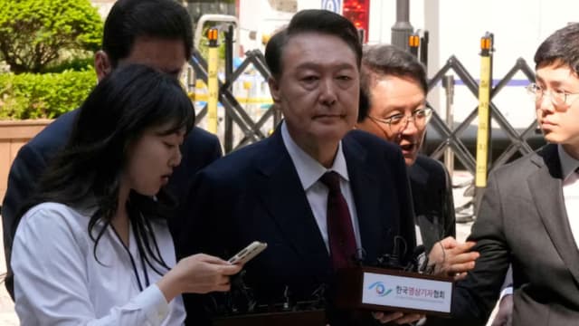 韩国法院驳回检察官对拘留前总统尹锡悦申请
